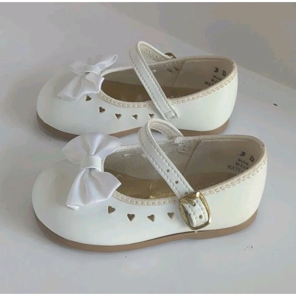 Small Steps Baby Girls  Sz 3 Ivory Patent Leather Mary Jane Bow Shoes Heart USA